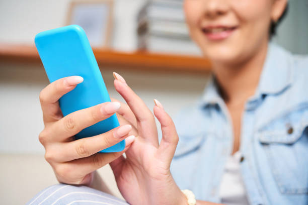 istock Young blogger with smartphone 1127432714