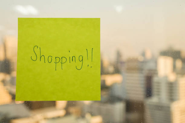 notiz-symbol der zeit zum einkaufen - today reminder note pad writing stock-fotos und bilder