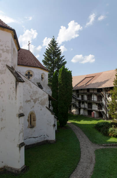 a igreja fortificada de prejmer, roménia - prejmer fortress - fotografias e filmes do acervo