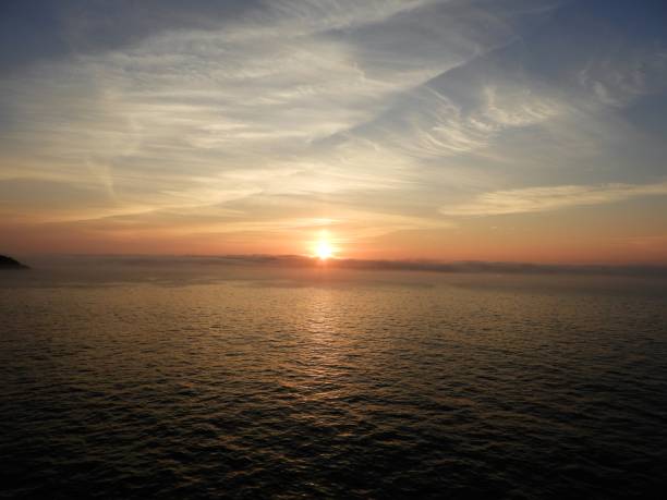 sunrise in bar harbour, maine, usa - wolk imagens e fotografias de stock