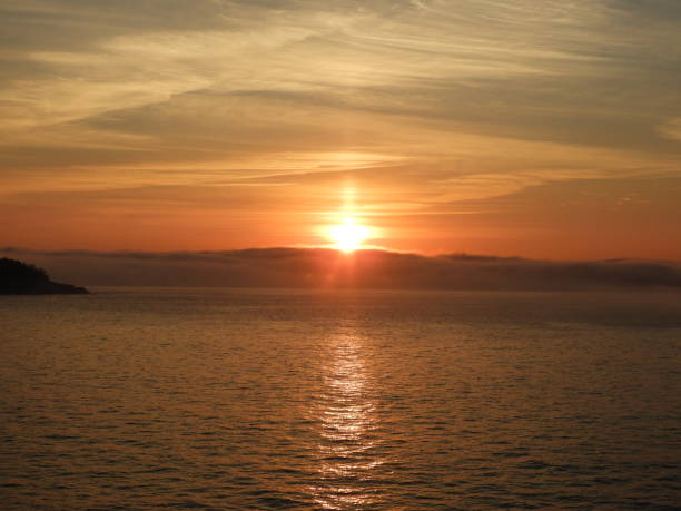 sunrise in bar harbour, maine, usa - wolk imagens e fotografias de stock