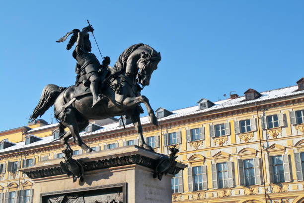istock Bronze Horse Statue - Turin 1127522420