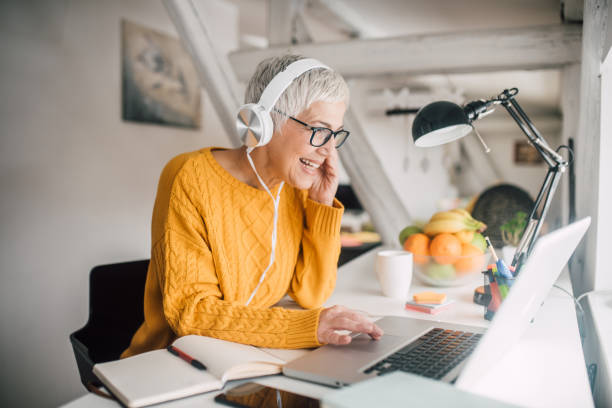 istock Woman working at home 1127591869