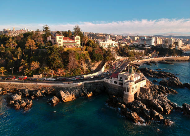 Castle Wulff Castle located in the city of Viña del Mar dating from the early twentieth century. On the left you can see the Cerro Castillo Presidential Palace casa stock pictures, royalty-free photos & images