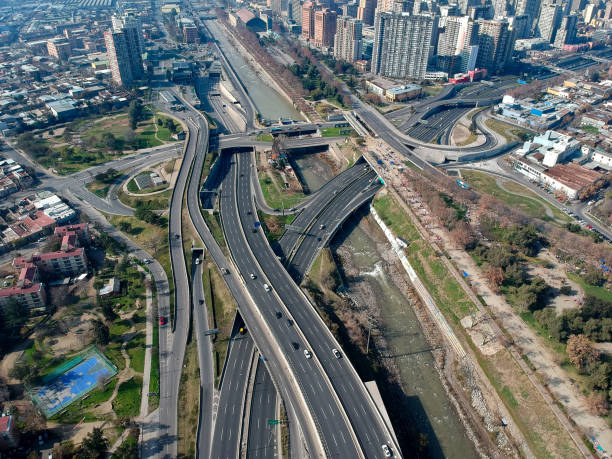 Central and Costanera Norte Highways Point of convergence of two of the main urban highways of the city of Santiago. paisaje urbano stock pictures, royalty-free photos & images