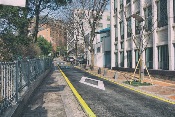 istock Quiet Alley in Seoul 1127691325