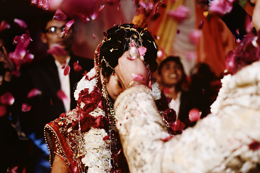 Ceremonia de la boda India, guirnalda o Jai mala ceremonia photo