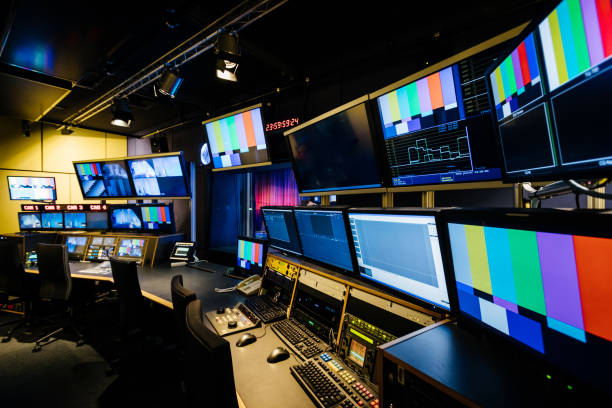 tv and video control room - industrial equipment audio imagens e fotografias de stock
