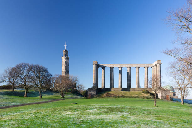 calton hill - il monumento di nelson foto e immagini stock