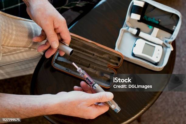 Vorbereitung Einer Insulininjektion Stockfoto und mehr Bilder von Insulin - Insulin, Stift, Vorbereitung