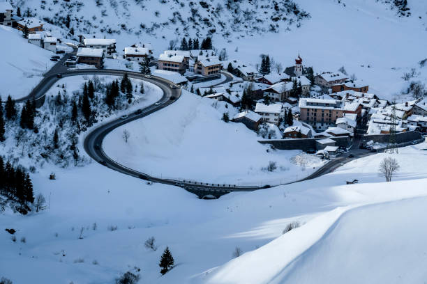 primeira classe esqui área em arlberg, stuben estou arlberg, vorarlberg, áustria, europa - arlberg - fotografias e filmes do acervo