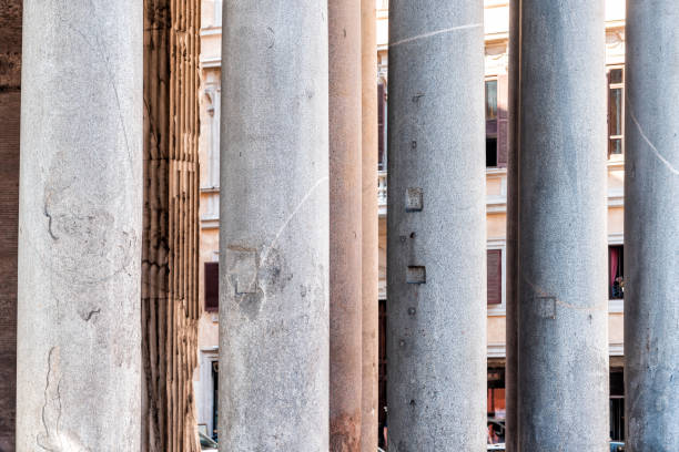 closeup de colunas antigas de estilo europeu de construção padrão de arquitectura exterior do panteão, em roma, itália e ninguém - 11309 - fotografias e filmes do acervo