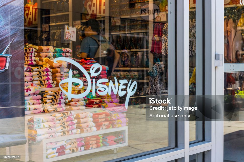 Ubicación De Centro De Venta Por De Tiendas De Disney Store Es El Sitio Oficial Disney Shopping Ix Foto de stock y más banco de imágenes de Disneyland -