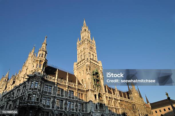 Munich City Hall Stockfoto und mehr Bilder von Außenaufnahme von Gebäuden - Außenaufnahme von Gebäuden, Glockenspiel am Neuen Rathaus, Architektonische Säule