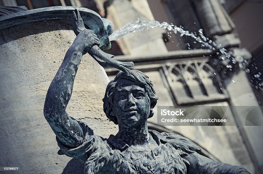 Die Fischbrunnen am Marienplatz in München, Deutschland. - Lizenzfrei Alt Stock-Foto