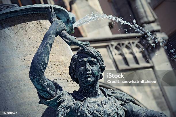 Die Fischbrunnen Am Marienplatz In München Deutschland Stockfoto und mehr Bilder von Alt