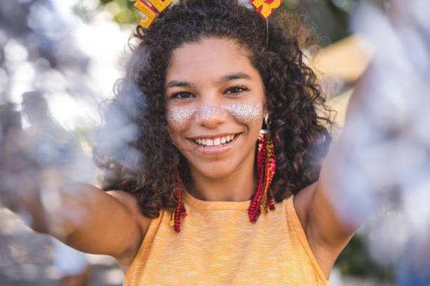 teenager girl dancing - carnaval costume imagens e fotografias de stock