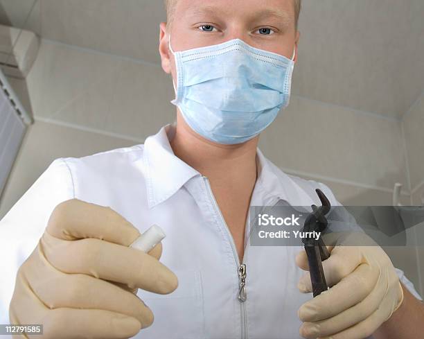 Zahnarzt Stockfoto und mehr Bilder von Arbeiten - Arbeiten, Arzt, Berufliche Beschäftigung