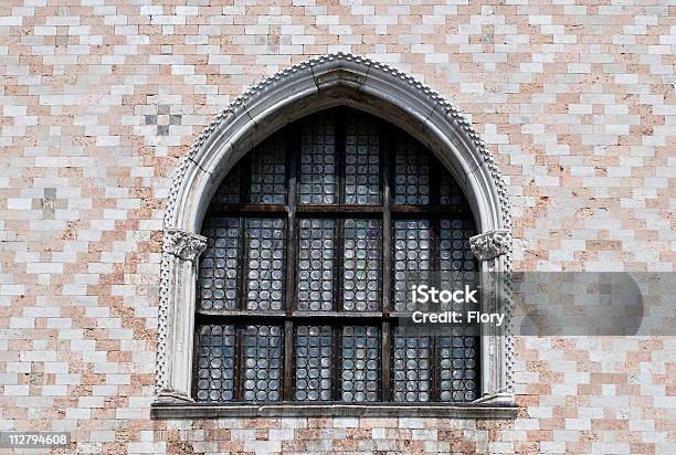 Palacio Ducal Ventana Venecia Foto de stock y más banco de imágenes de Arquitectura - Arquitectura, Palacio Ducal - Venecia, Color - Tipo de imagen