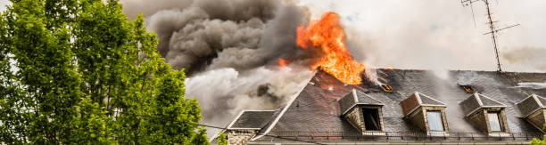 istock Panorama roof truss fire 1127946172