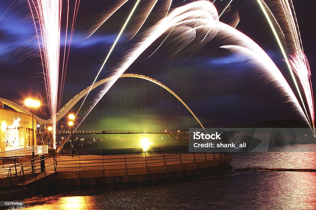 Recientemente inaugurado público de un puente peatonal - Foto de stock de Aire libre libre de derechos