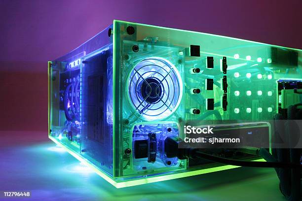 Transparente Fluoreszierend Leichte Schwarze Computer Rückseite Mit Fan Stockfoto und mehr Bilder von Bizarr