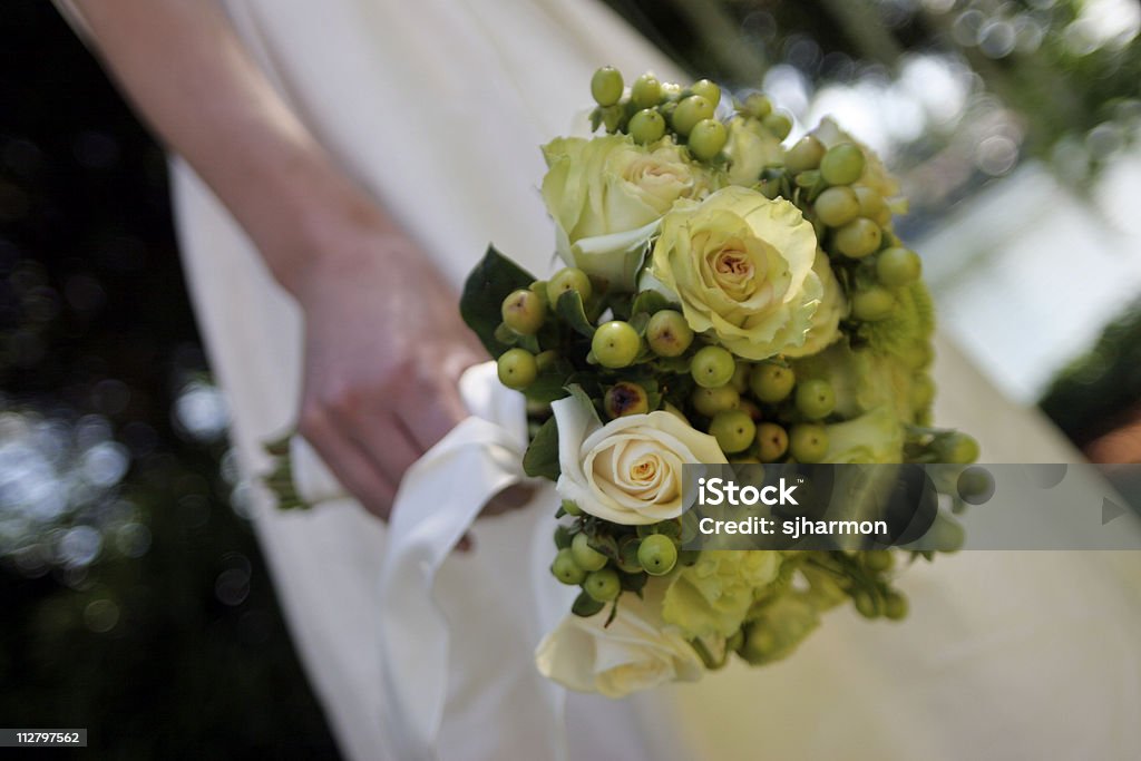 Bridal Zielonkawy Bukiet w talii ręczne - Zbiór zdjęć royalty-free (Bliskie zbliżenie)