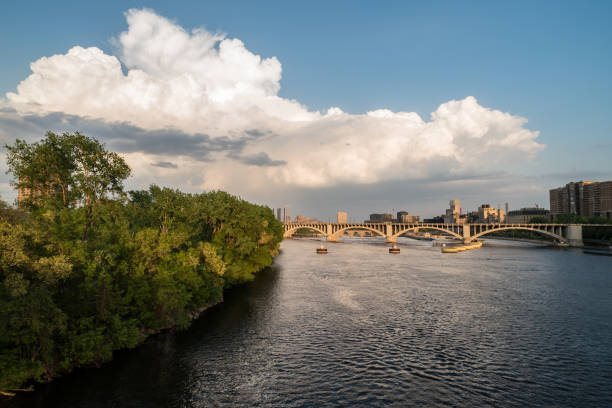 istock Mississippi River in Minneapolis 1127976968