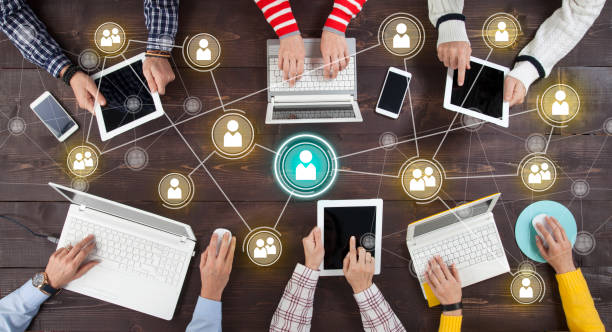 social network online sharing connection concept - business networking imagens e fotografias de stock