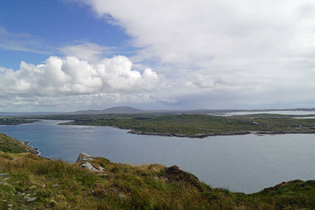 istock Wild Atlantik Way  Sky Road 1128001005