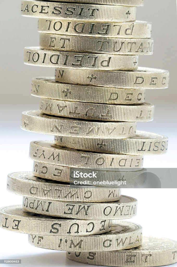 Dinero monedas de una libra esterlina - Foto de stock de Color - Tipo de imagen libre de derechos