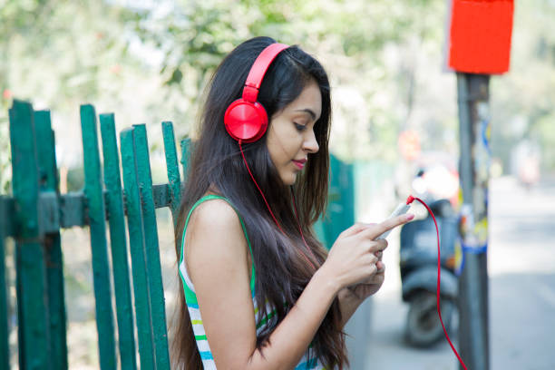 música - imagens - indian girls audio - fotografias e filmes do acervo