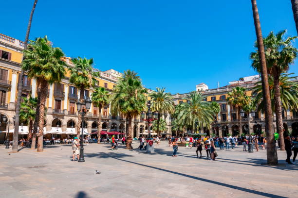 スペインのバルセロナでロイヤル広場 (プラザ実) - gotic ストックフォトと画像