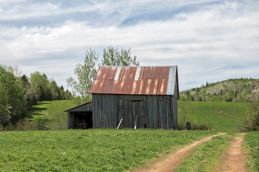 Small barn locate Canada