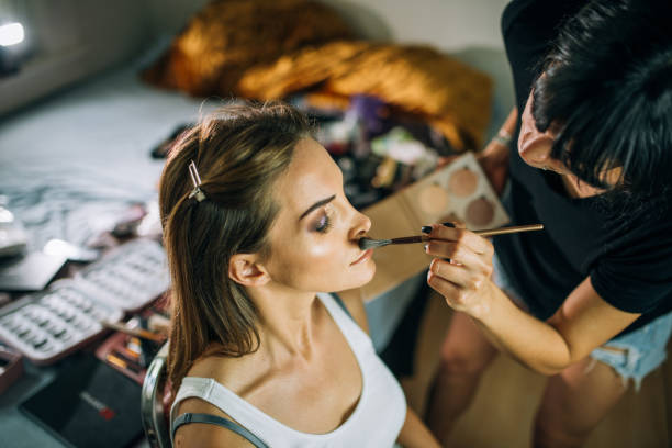 istock Millennial generation Latina starting her make up school - developing own small business 1128050140