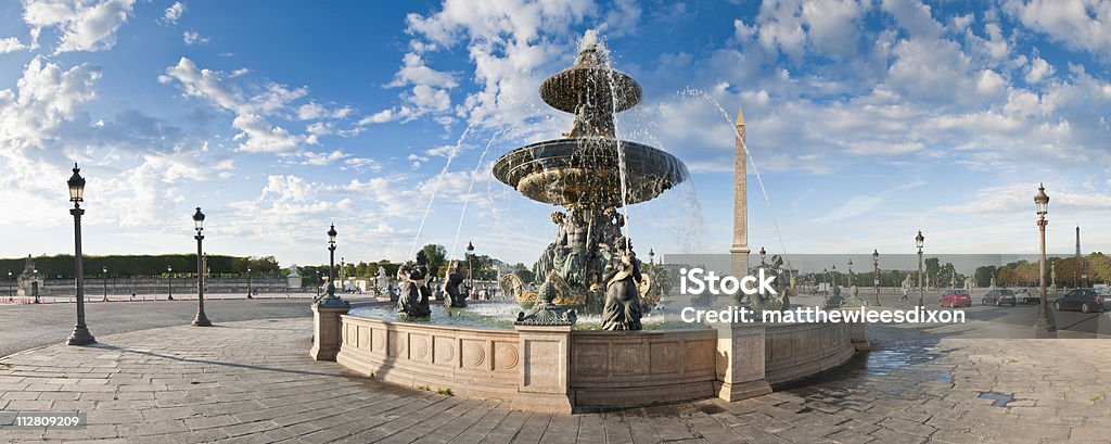 Brunnen an der Place de la Concorde in Paris - Lizenzfrei Concorde-Platz Stock-Foto