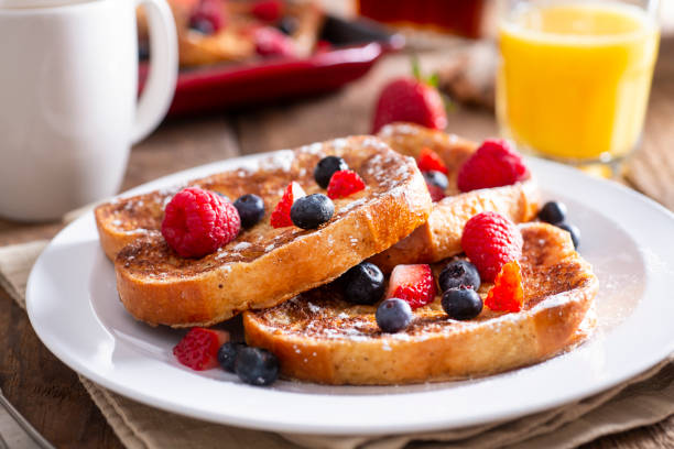 French Toast Homemade French Toast with Fresh Berries french toast stock pictures, royalty-free photos & images