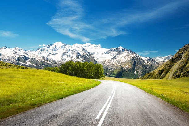 istock Winding mountain road without cars 1128162438