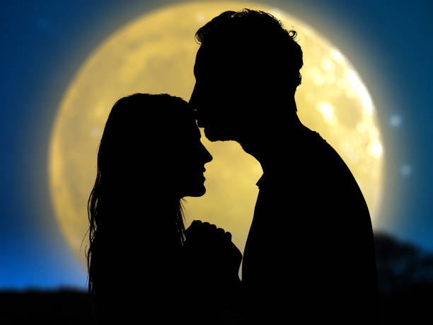 istock Couple under the Moonlight. My astronomy work. 1128173653