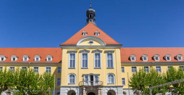 colorful town hall building in herford - herford imagens e fotografias de stock