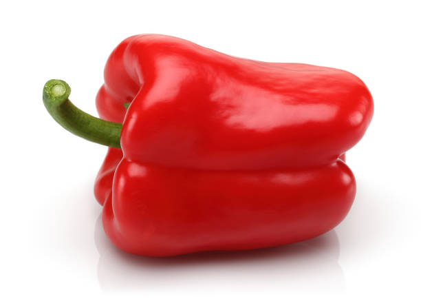 rote paprika, isoliert auf weiss - green bell pepper bell pepper red bell pepper groceries stock-fotos und bilder
