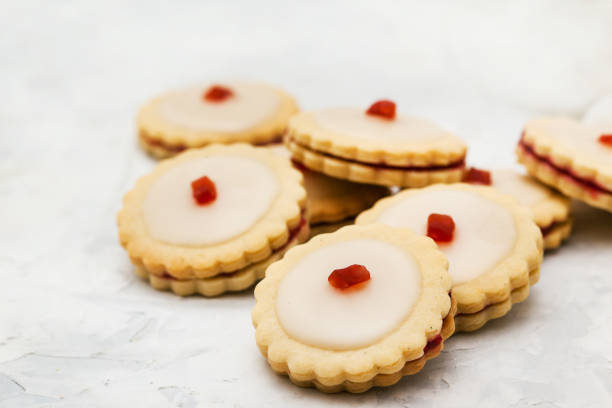 istock Empire shortbread sandwich cookies 1128211265