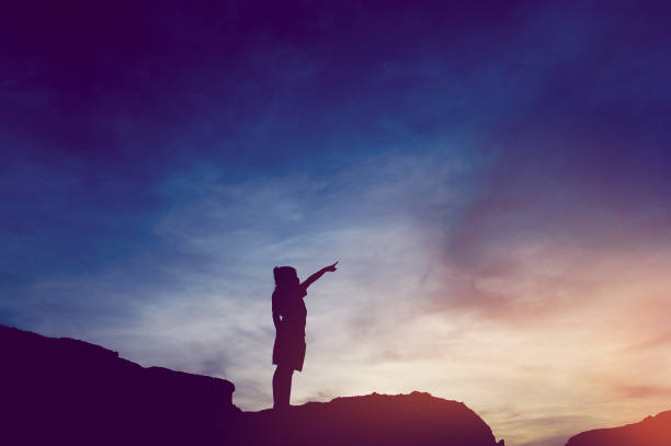 istock Silhouette of team leadership, teamwork and teamwork and delightful silhouette concepts 1128213590