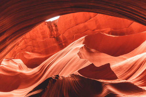 abstrakte landschaft der antelope canyon - canyon heaven sunbeam arizona stock-fotos und bilder