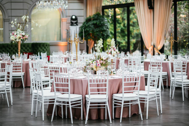 romantische luxe bruiloft decoratie - andrej stockfoto's en -beelden