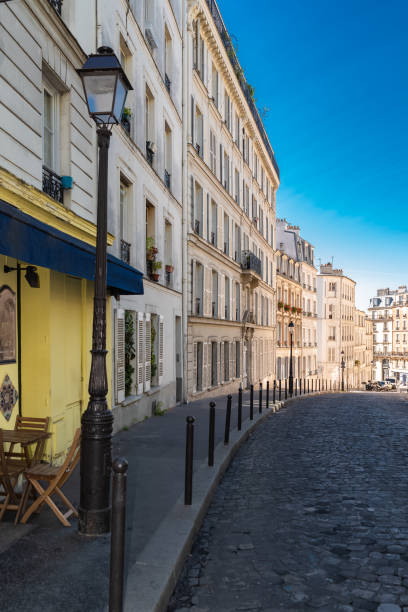 istock Typical street in Montmartre 1128317223