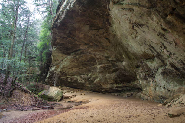 istock Ash Cave In Hocking Hills Ohio In Horizontal Orientation 1128340686