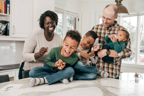 family with 3 little kids