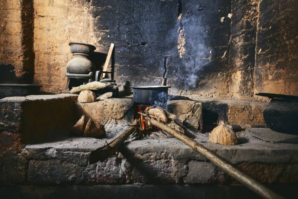 vecchia cucina casalinga in sri lanka - ancient old traditional culture inside of foto e immagini stock