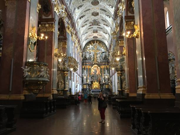 ville de czestochowa en l’église cathédrale de pologne - monastère de jasna góra photos et images de collection